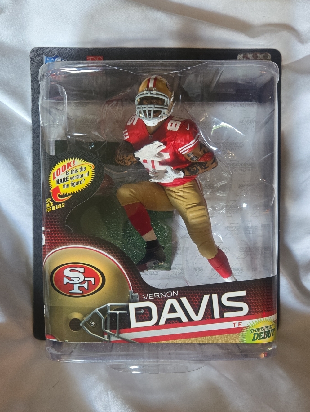 San Francisco 49ers Vernon Davis Action Figure - Red & Gold